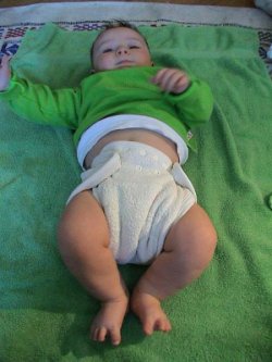Baby vier Monate mit Popolini OneSize